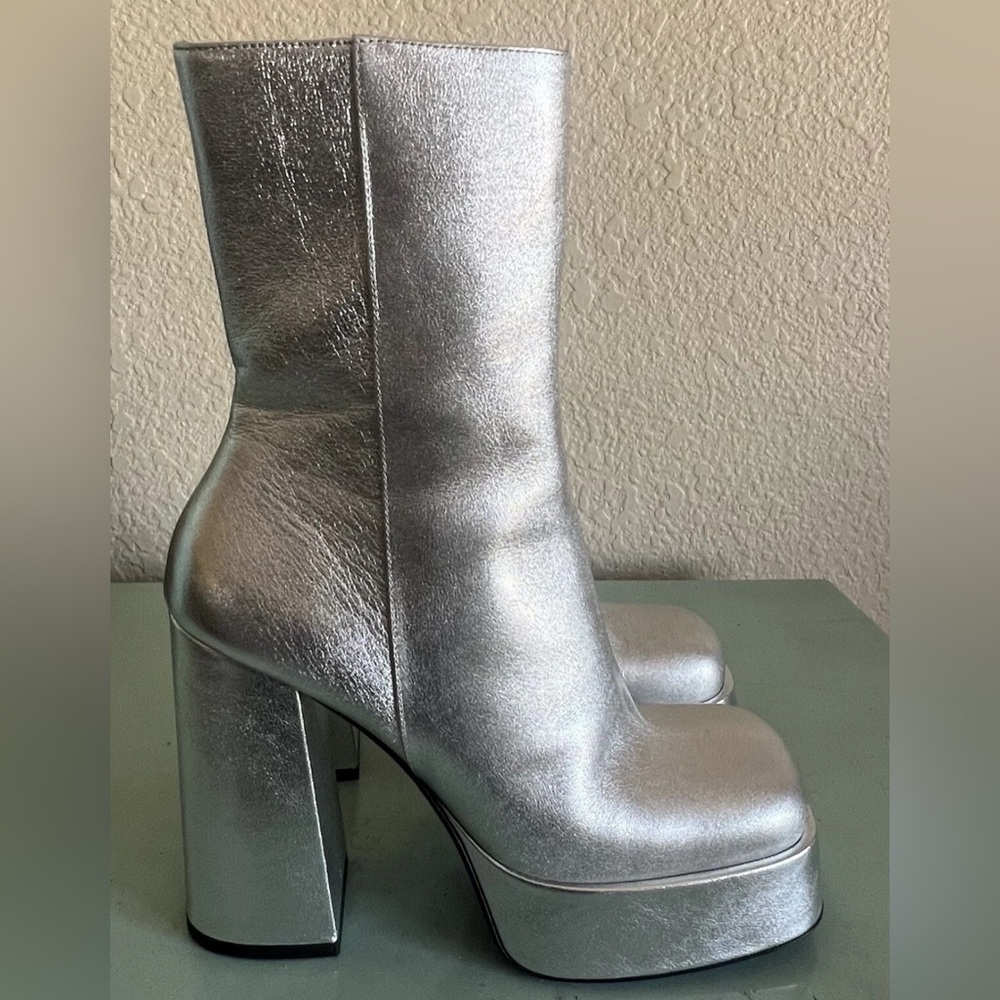VERSACE AEVITAS PLATFORM ANKLE BOOTS  SIZE 38.5 New - Picture 2 of 12